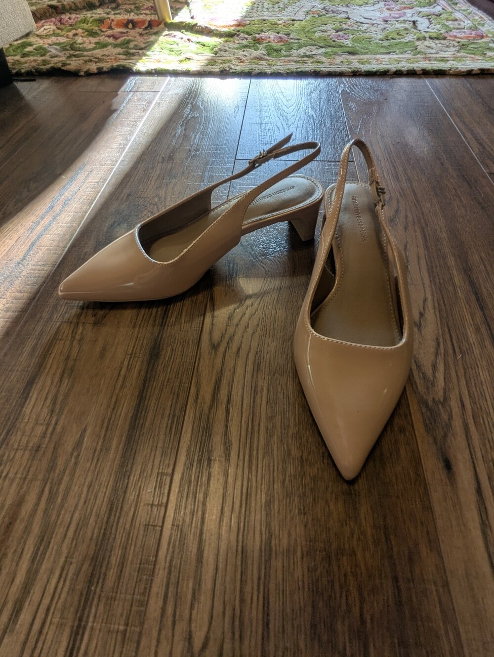 NWOT Sling Back Pointed Kitten Heel